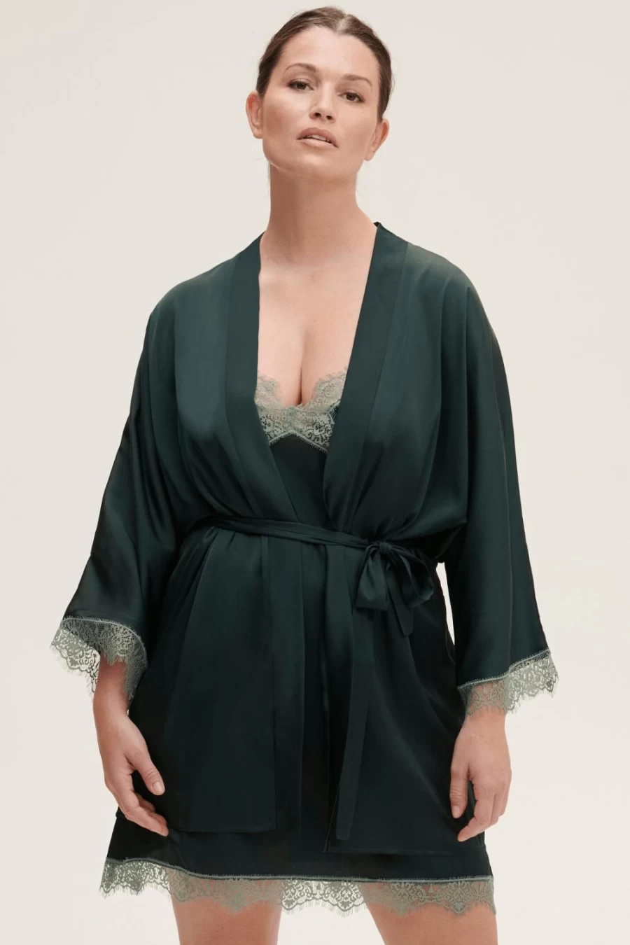 Simone Pérèle Satin Kimono in Kolsai Green – Luxurious Women's Loungewear