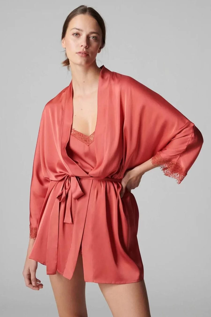 Simone Pérèle Quartz Pink Satin Kimono Robe - Luxurious Women's Loungewear