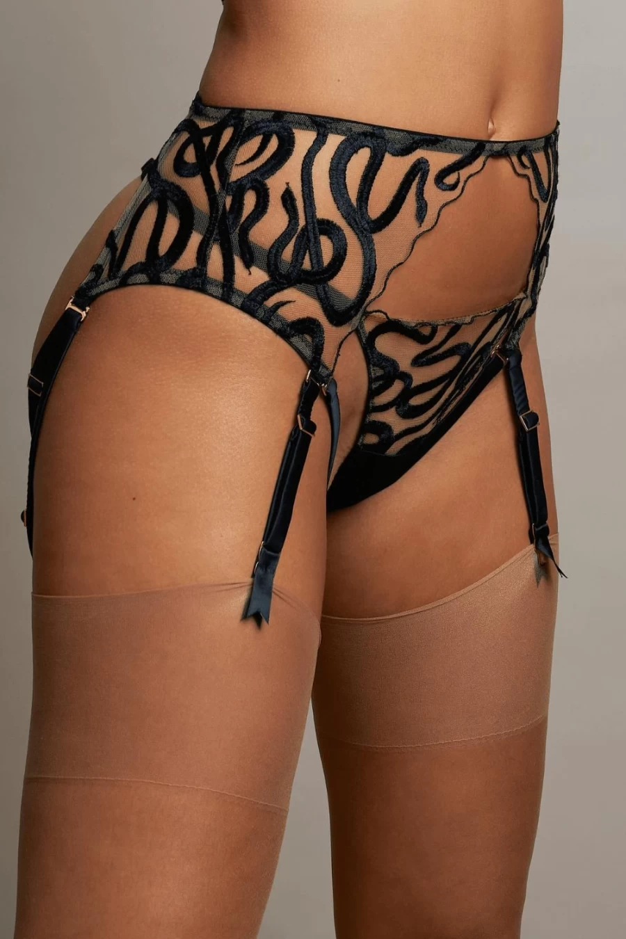 Studio Pia Naga Harness Suspender in Jet - Luxury Bondage Styling for Elegant Lingerie