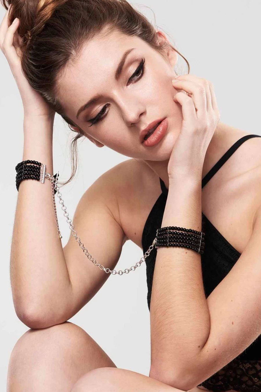Bijoux Indiscrets Black Plaisir Nacre Cuffs - Elegant Pearl Bracelet
